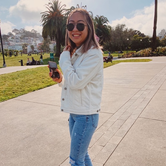 Meet your Posher, Stephanie - Picture 1 of 1